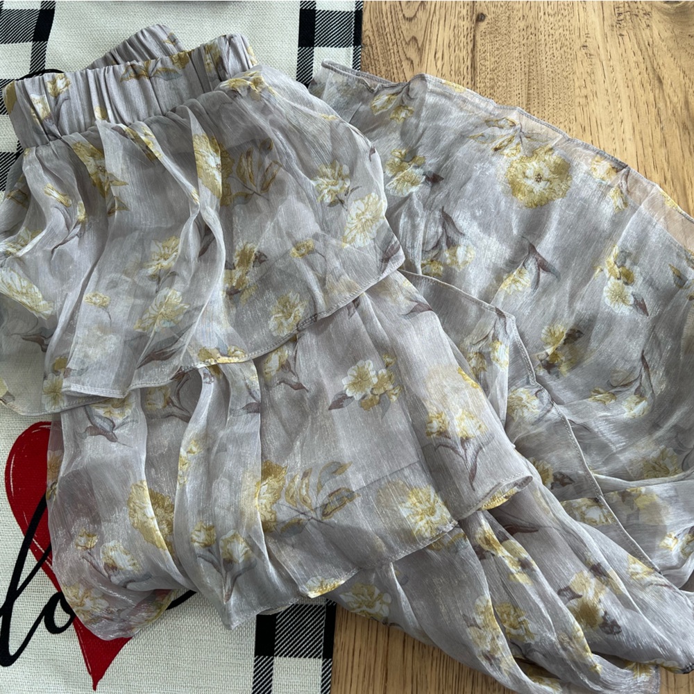 Tiered floral midi skirt